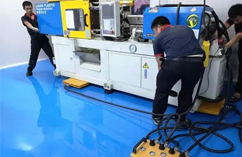 氣墊搬運(yùn)車在聚氨酯地面搬運(yùn)設(shè)備圖片 氣墊搬運(yùn)車在聚氨酯地面搬運(yùn)設(shè)備圖片