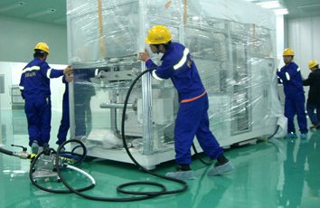 注塑機(jī)搬運(yùn)用氣墊搬運(yùn)車案例圖 注塑機(jī)搬運(yùn)用氣墊搬運(yùn)車案例圖