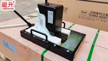 龍升帶滑臺(tái)爪式千斤頂側(cè)面展示 龍升帶滑臺(tái)爪式千斤頂側(cè)面展示