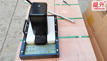 龍升帶滑臺(tái)爪式千斤頂后面展示二 龍升帶滑臺(tái)爪式千斤頂后面展示二