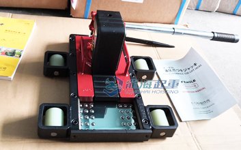 FR-60TL帶滑動臺爪式千斤頂側面實拍 FR-60TL帶滑動臺爪式千斤頂側面實拍