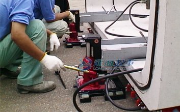 FR-60TL帶滑動臺爪式千斤頂案例圖一 FR-60TL帶滑動臺爪式千斤頂案例圖一