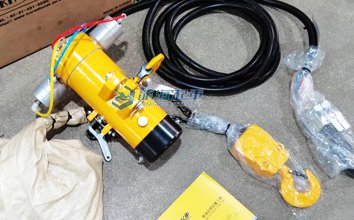 KHC氣動(dòng)葫蘆吊鉤實(shí)物展示二 KHC氣動(dòng)葫蘆吊鉤實(shí)物展示二