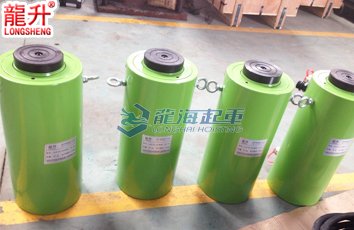 單臺(tái)千斤頂展示 單臺(tái)千斤頂展示