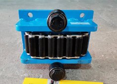 帶導(dǎo)向輪履帶式搬運(yùn)小坦克 帶導(dǎo)向輪履帶式搬運(yùn)小坦克