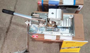 F-TLC無塵室?guī)Щ_爪式千斤頂圖二 F-TLC無塵室?guī)Щ_爪式千斤頂圖二