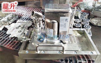 龍升無(wú)塵室?guī)Щ_(tái)爪式千斤頂實(shí)物圖 龍升無(wú)塵室?guī)Щ_(tái)爪式千斤頂實(shí)物圖