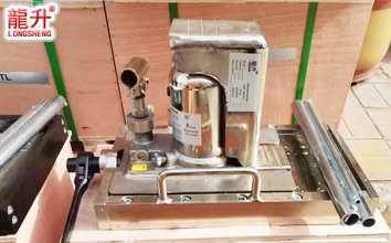 龍升無(wú)塵室?guī)Щ_(tái)爪式千斤頂正面 龍升無(wú)塵室?guī)Щ_(tái)爪式千斤頂正面