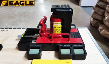 鷹牌帶滑動(dòng)臺(tái)爪式千斤頂實(shí)物圖 鷹牌帶滑動(dòng)臺(tái)爪式千斤頂實(shí)物圖