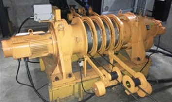 照明設(shè)備升降用電動卷揚(yáng)機(jī)使用圖 照明設(shè)備升降用電動卷揚(yáng)機(jī)使用圖