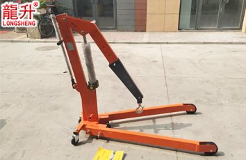 折疊式液壓小吊車實(shí)物圖三 折疊式液壓小吊車實(shí)物圖三