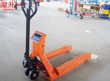 電子稱手動(dòng)液壓搬運(yùn)車實(shí)物圖一 電子稱手動(dòng)液壓搬運(yùn)車實(shí)物圖一