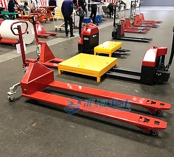 BM重載型手動(dòng)液壓搬運(yùn)車實(shí)物圖二 BM重載型手動(dòng)液壓搬運(yùn)車實(shí)物圖二