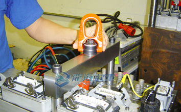 DSR型萬向旋轉(zhuǎn)吊環(huán)案例三 DSR型萬向旋轉(zhuǎn)吊環(huán)案例三