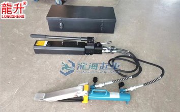 龍升LSKP-35楔形千斤頂實物圖二 龍升LSKP-35楔形千斤頂實物圖二