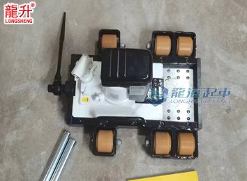 龍升帶滑動臺爪式千斤頂實物圖五 龍升帶滑動臺爪式千斤頂實物圖五