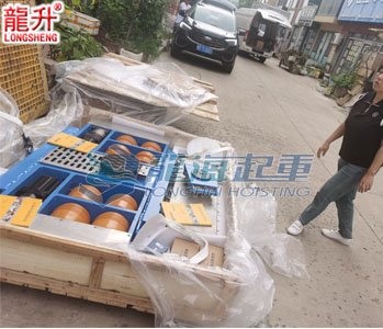 ET-S60C電動(dòng)搬運(yùn)小坦克實(shí)物圖一 ET-S60C電動(dòng)搬運(yùn)小坦克實(shí)物圖一