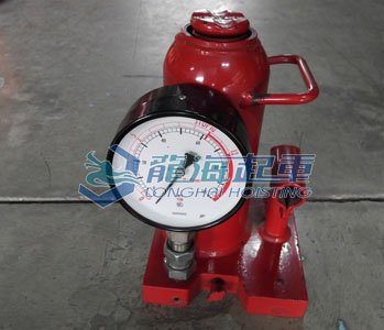 馬沙達(dá)帶壓力表千斤頂實(shí)物圖一 馬沙達(dá)帶壓力表千斤頂實(shí)物圖一