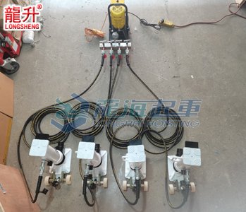 集裝箱同步千斤頂實(shí)物圖三 集裝箱同步千斤頂實(shí)物圖三